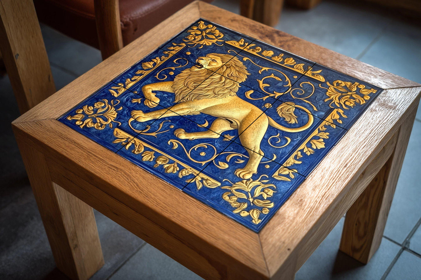 Lion Doré · Fresque Céramique — Art Animalier en Carreaux