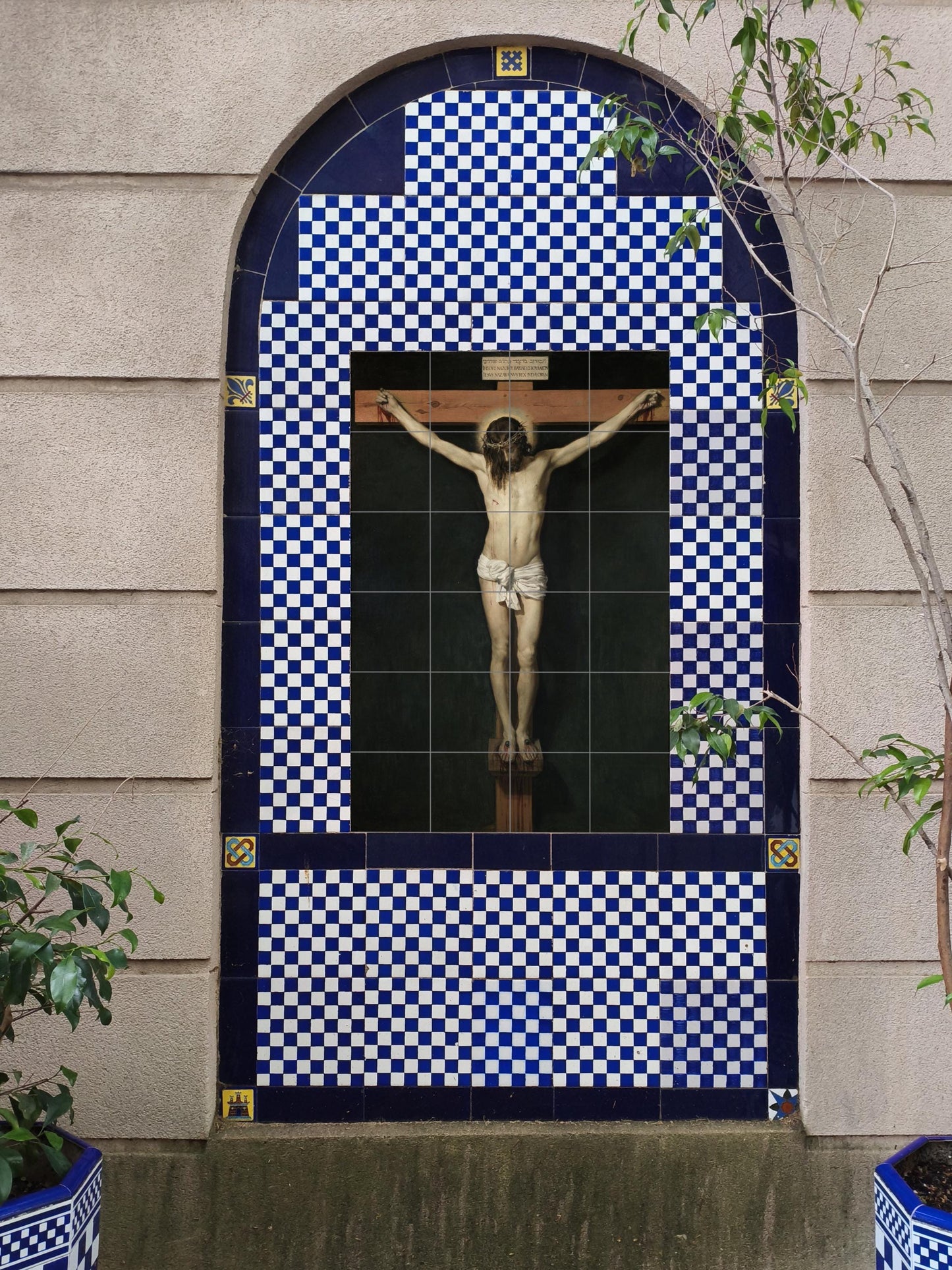 Fliesenbild Cerámica von Christus Gekreuzigt — Volkskunst & Ornament