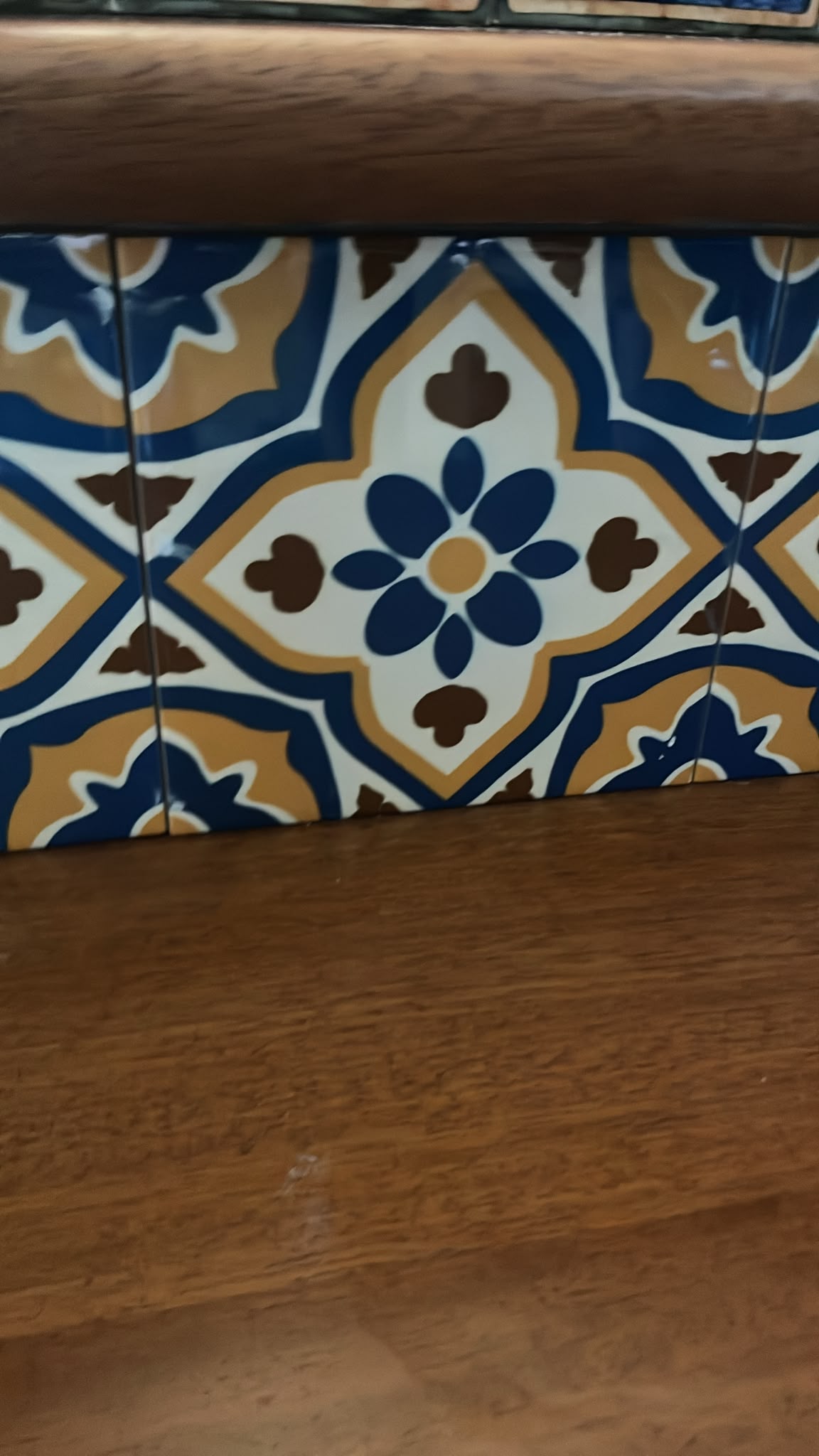 8 tiles 15x15 cm