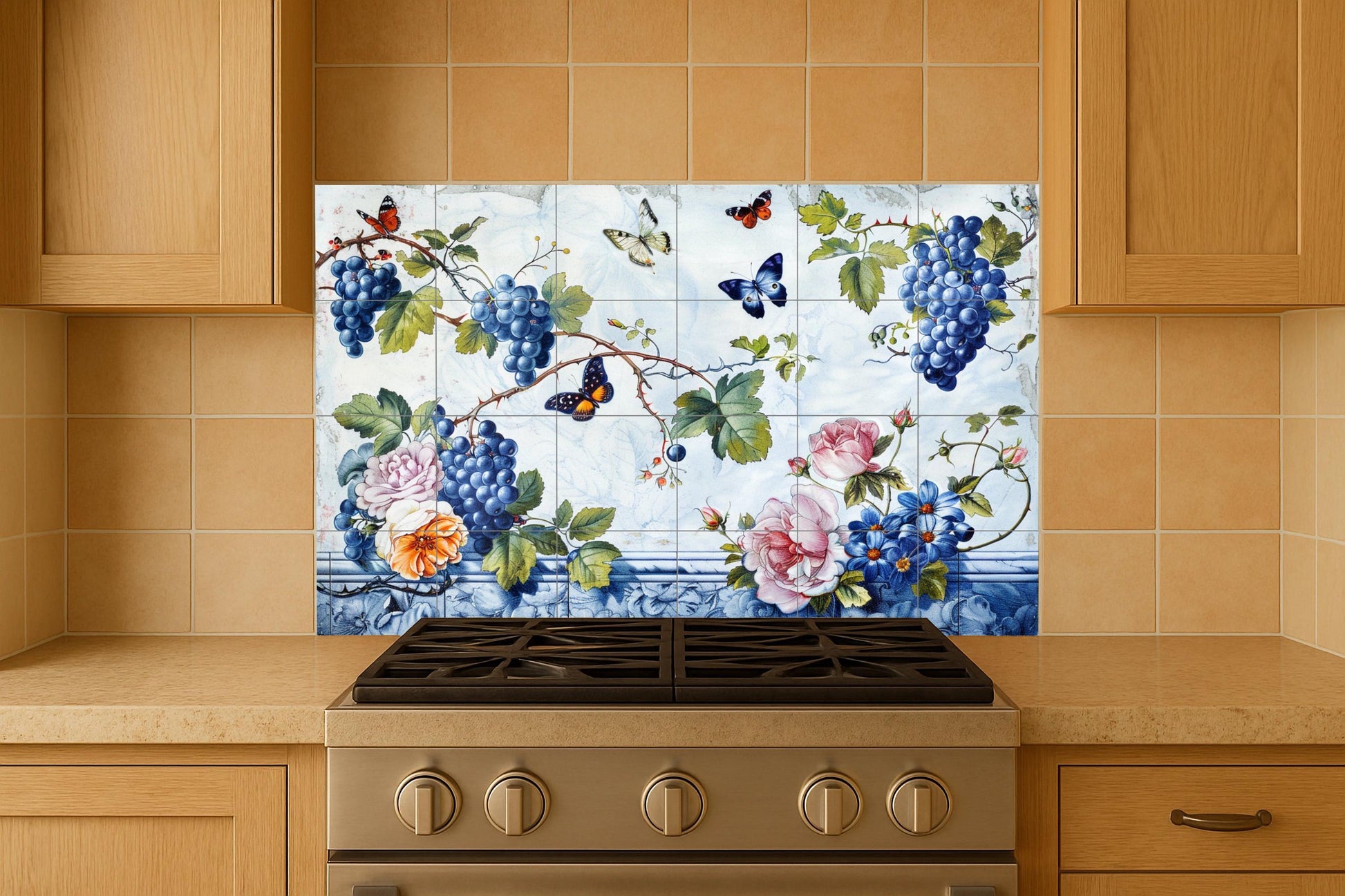 Mural de cerámica de mariposas y uvas