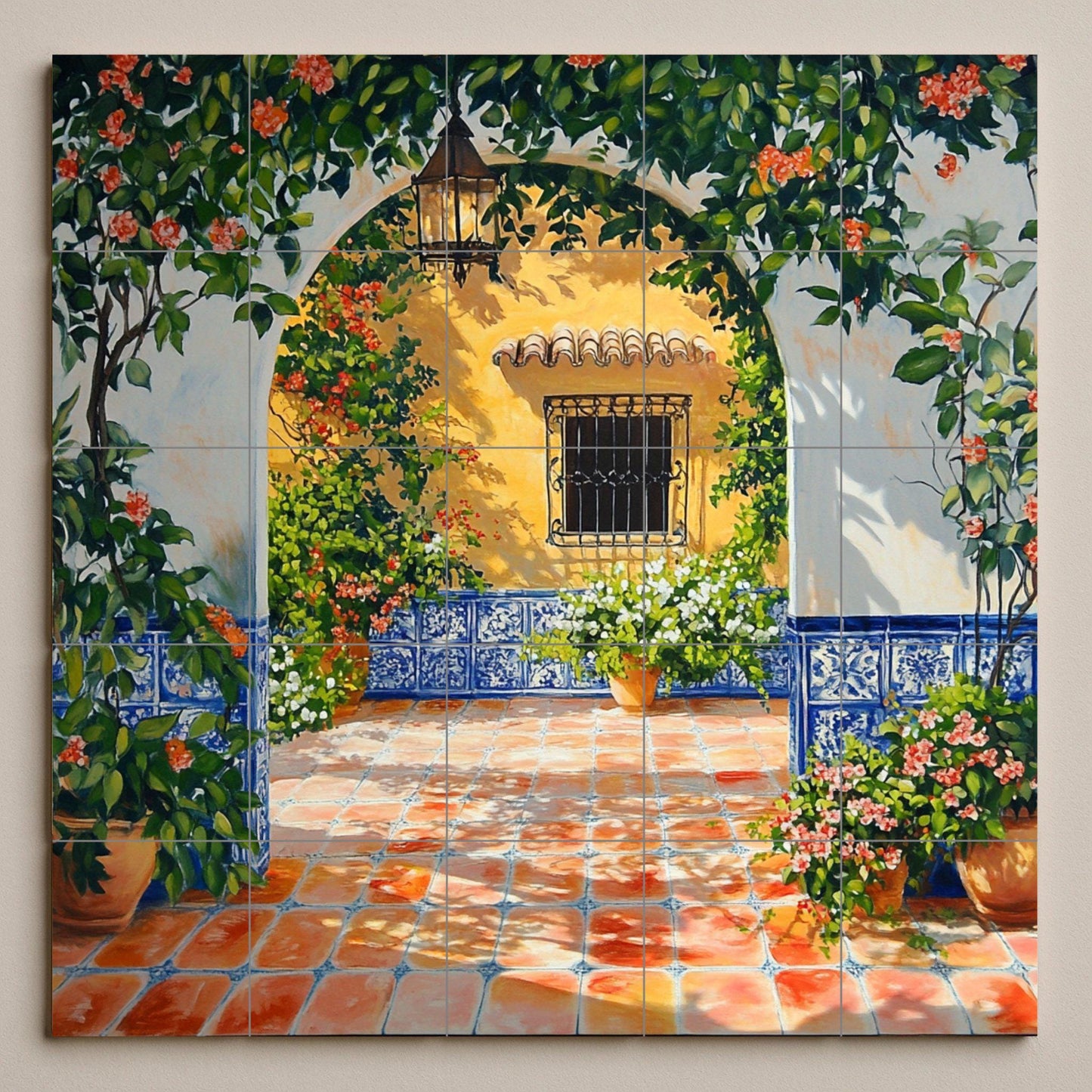 Mural de cerámica con patio soleado y arco de azulejos azules