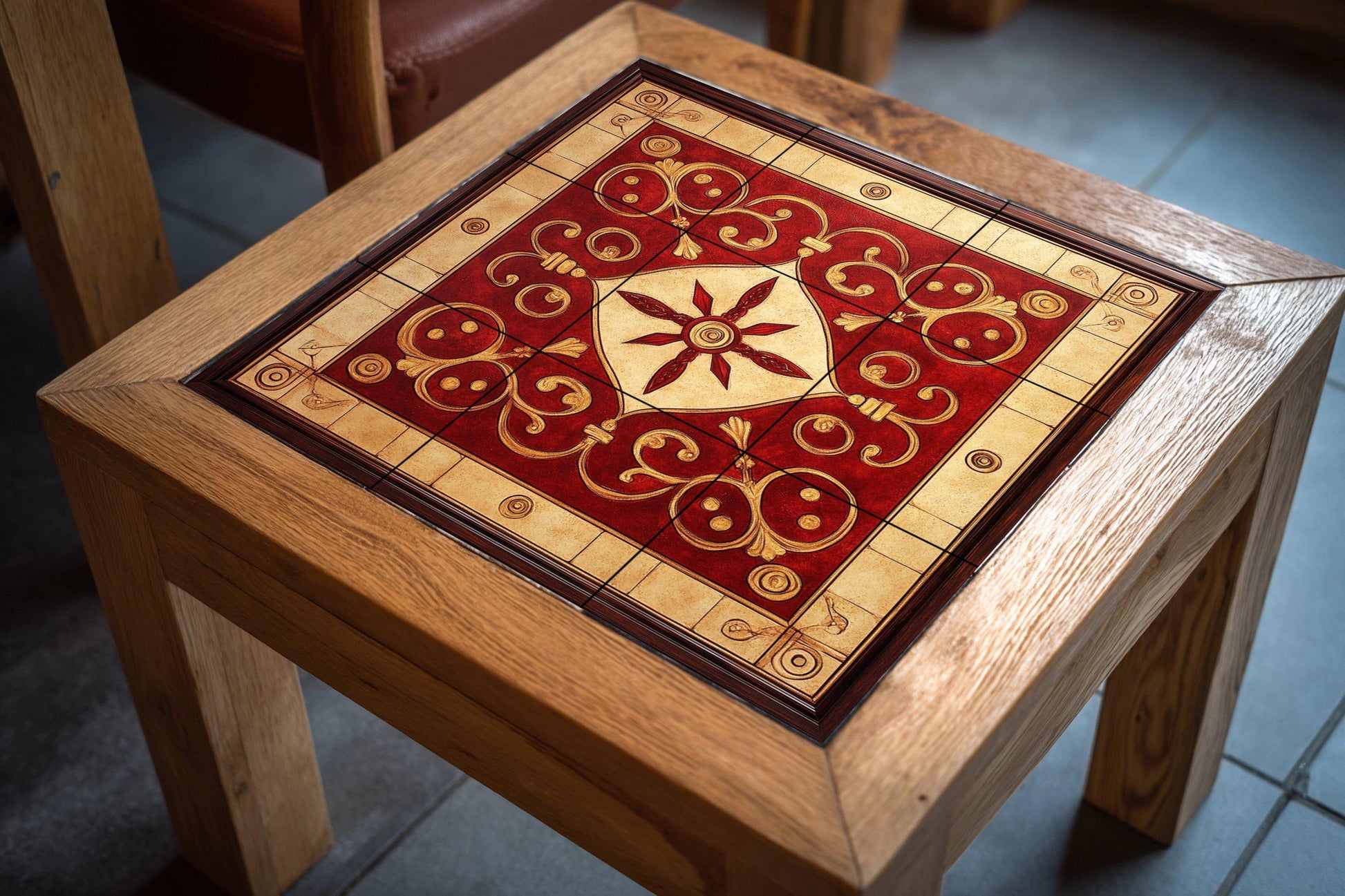 Fresque en Carrelage Cerámica Ornemental Rouge et Doré — Fresque à Motifs Décoratifs