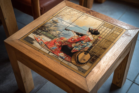 Geisha con kimono rojo y violín, arte de azulej · Ceramic Wall Mural — Mythological Scene