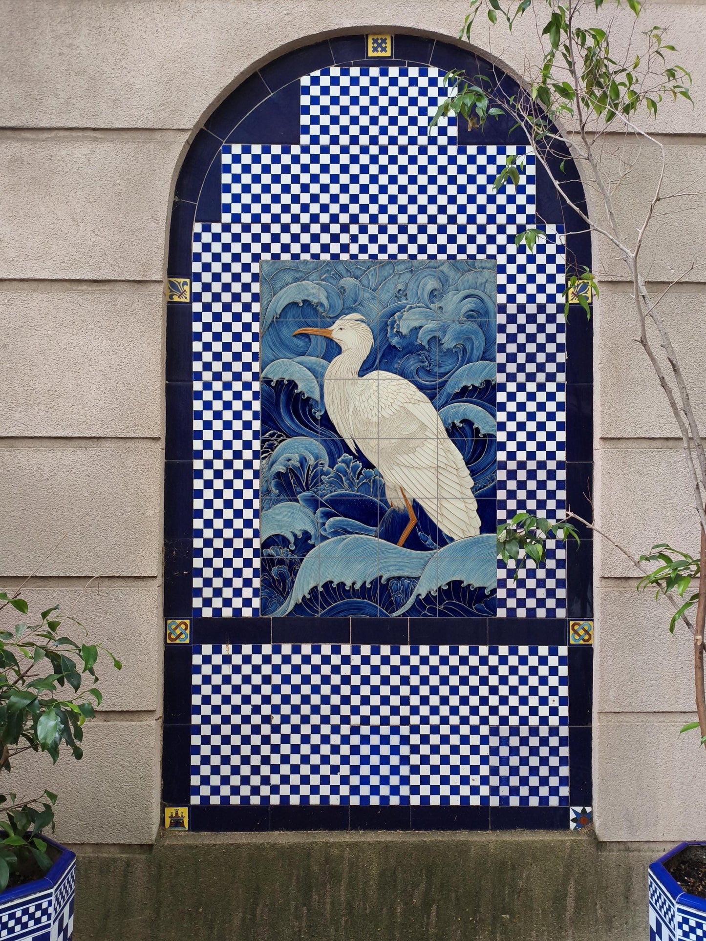 Garza Blanca entre the Waves — Maritime Tile Art · Ceramic Tile Mural