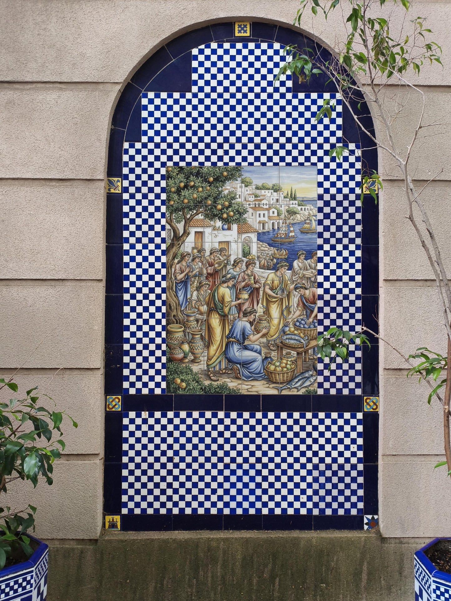 Scène de Marché Grec Ancien — Fresque Murale en Carreaux de Céramique · Scène de Cuisine et Campagne