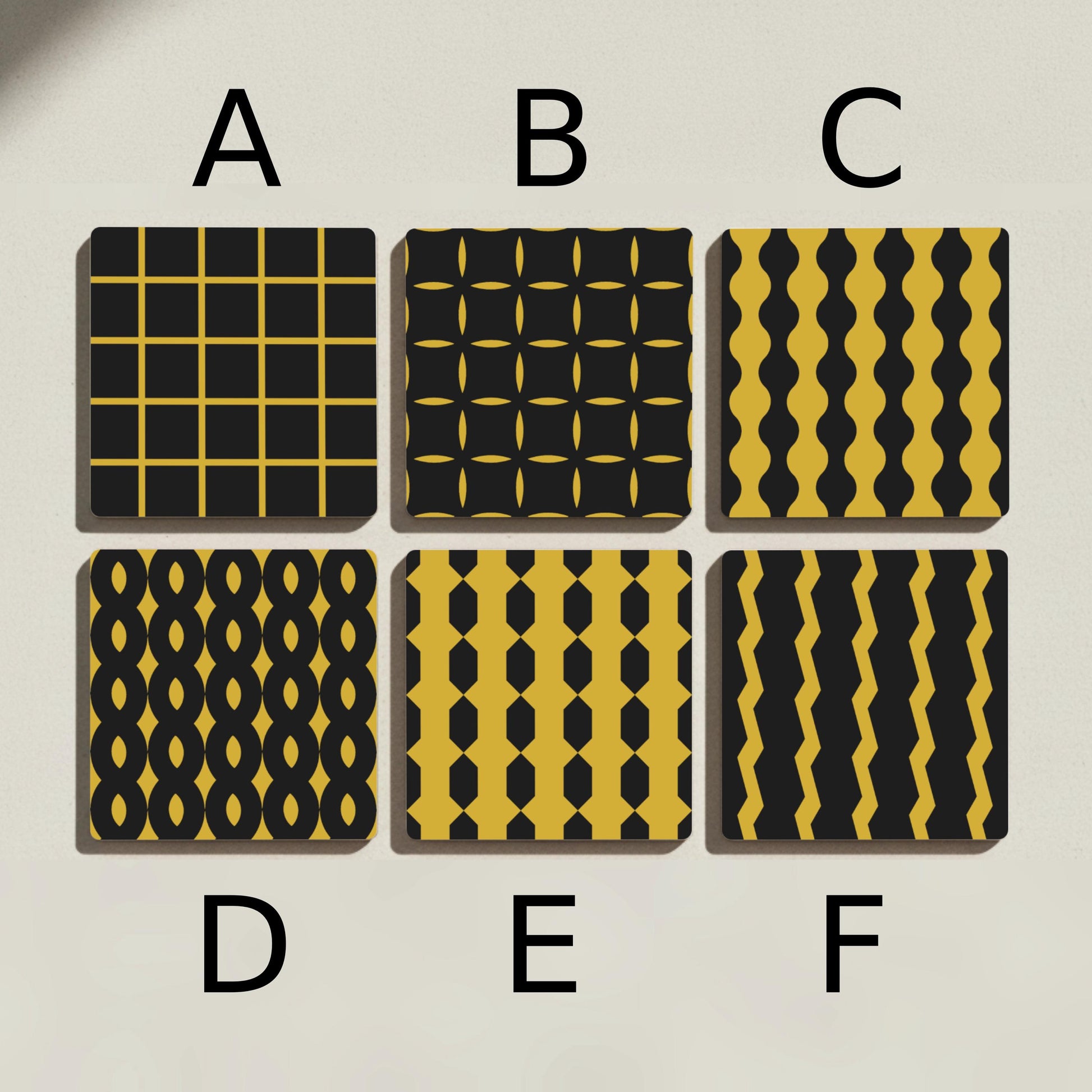 Sottobicchieri Geométricos de cerámica en amarillo mostaza y negro, decoración modern — Sottobicchieri a Motivi Moderni