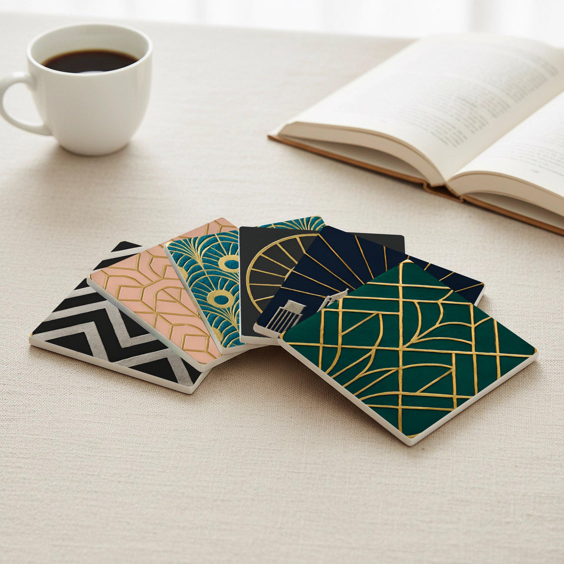 Ceramic Coasters Art Déco / Decoración de mesa con detalles geométricos dorados — Design-Lover's Table Set