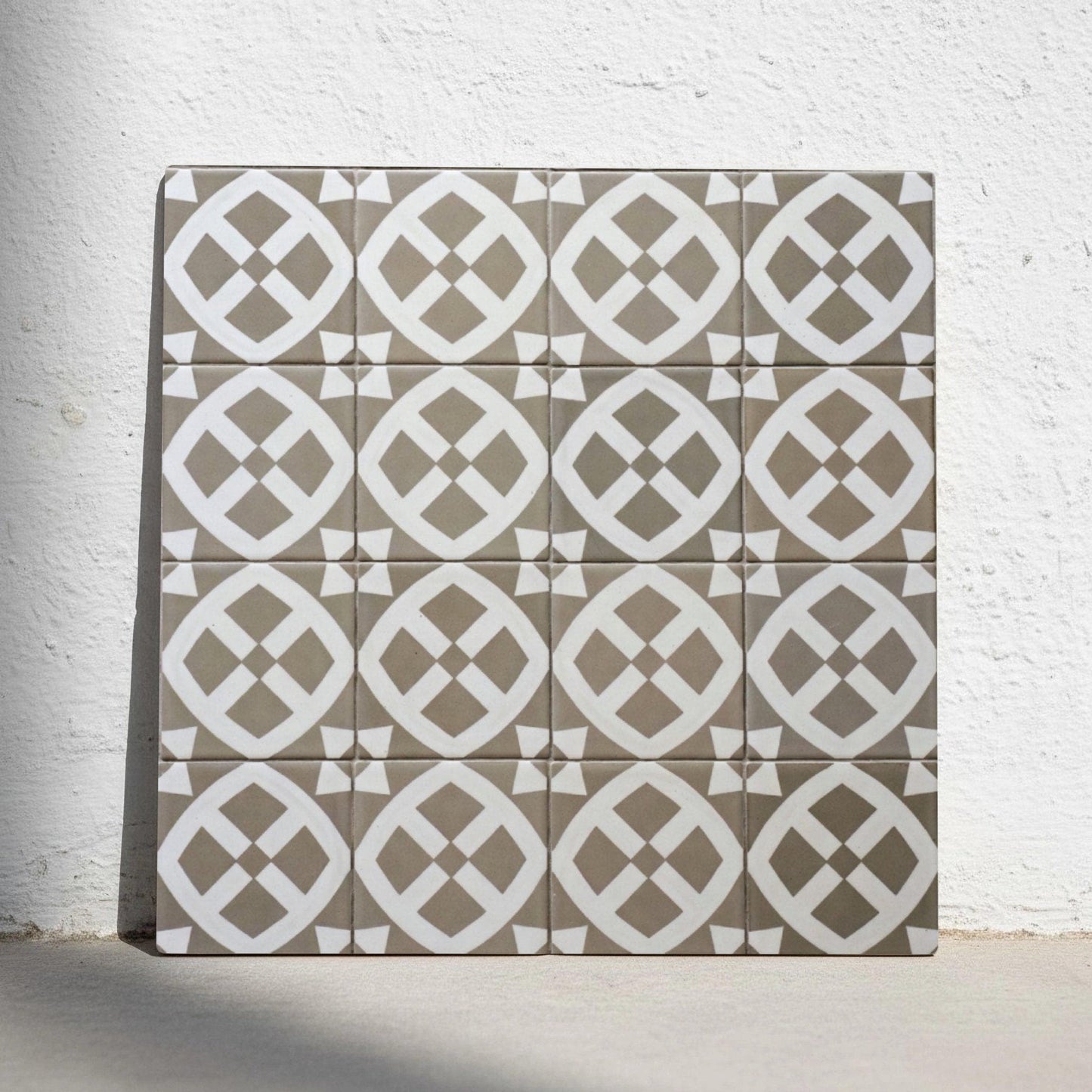 Azulejo Neutro geométrico