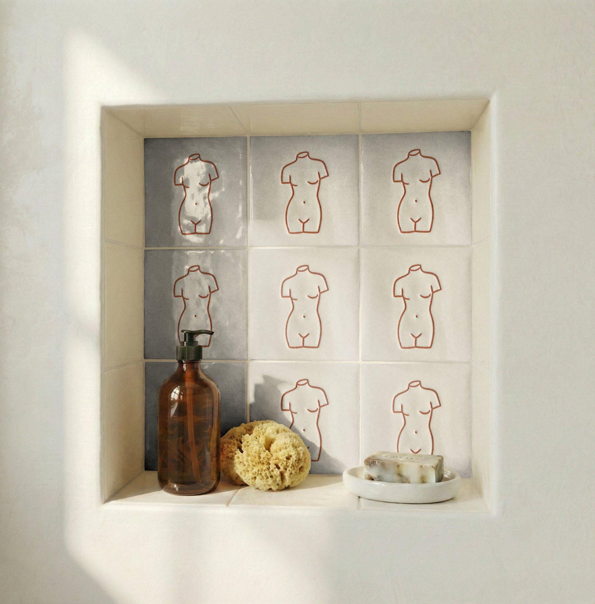 Azulejo Female Torso Minimalista — Decoro Senza Tempo