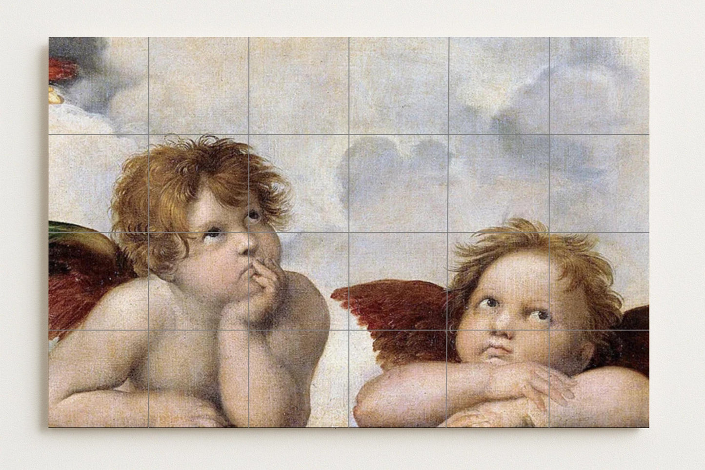 Mural de azulejos de cerámica con querubines de la Virgen Sixtina
