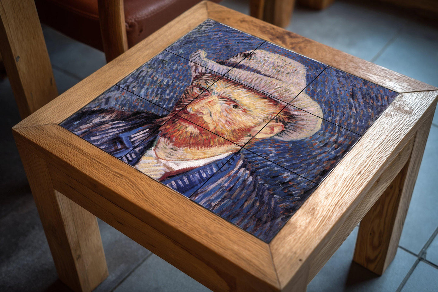 Mural de cerámica "Autorretrato con sombrero de fieltro"