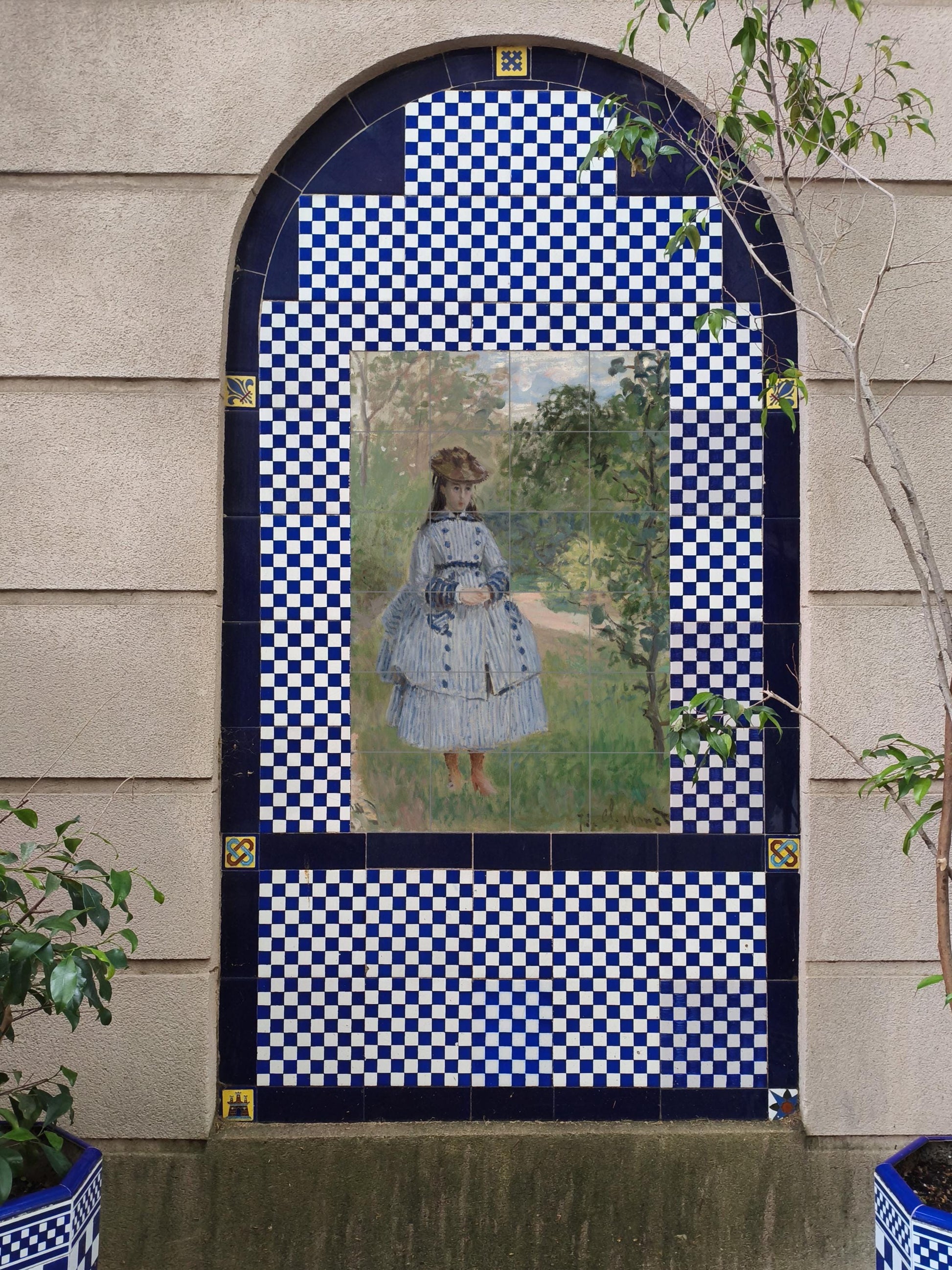Cerámica "Niña with Dog — Ornamental Wall Panel · Ceramic Tile Mural