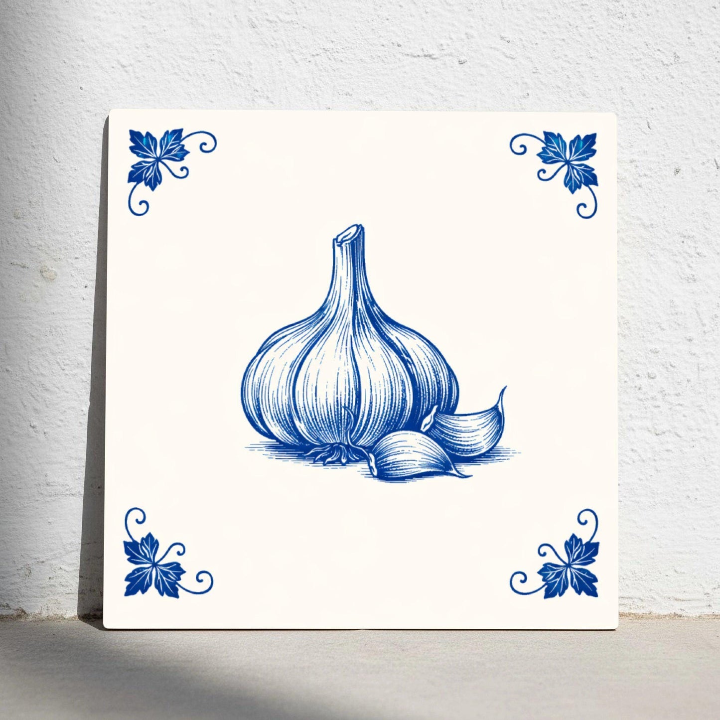 Fliese Knoblauch in Delfter Blau · Holländische Keramik in Blau-Weiß