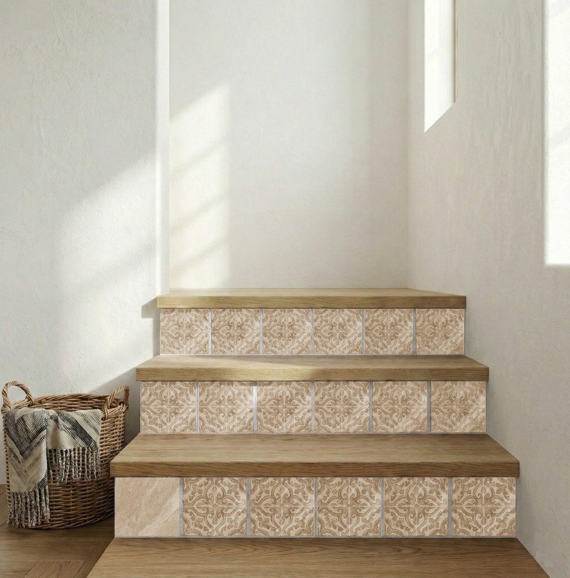Travertin · Keramik-Wandfliese — Ornament im Vintage-Stil