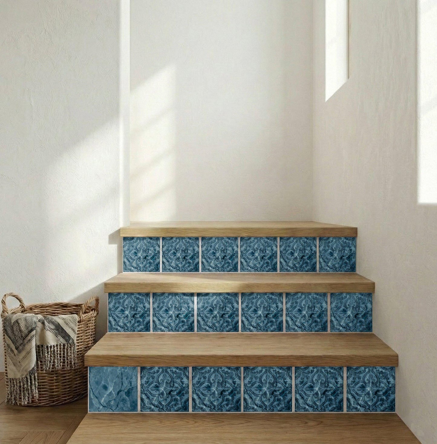 Saint Petersburg — Vintage-Style Ornament Decorative Tile